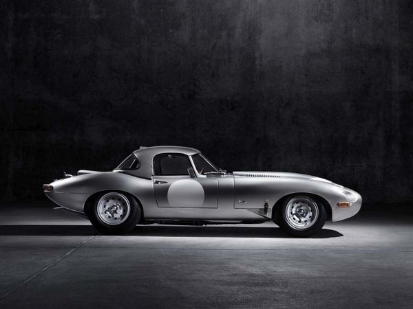 Jaguar возродил легендарный E-Type