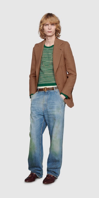 Gucci продаёт грязные джинсы с пятнами от травы