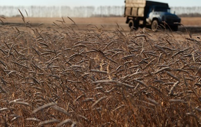 В зоне проведения АТО на Донбассе урожай зерновых на полях перезревает и уже осыпается