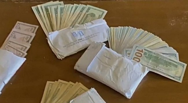 \"Нашел пять конвертов с деньгами\": мужчина купил напичканный чужими заначками дом. ФОТО