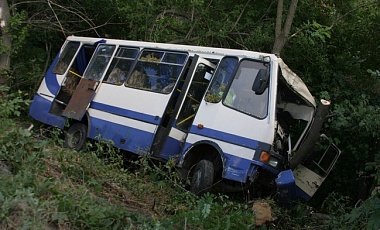 В Лубнах перевернулся пассажирский автобус, пострадали 10 человек