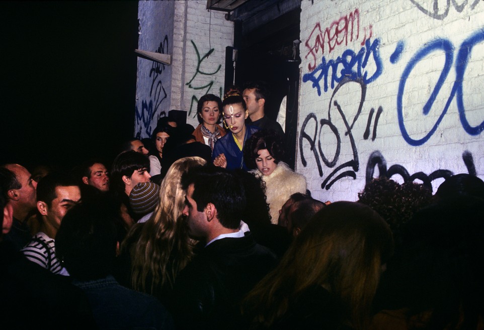 Ночная жизнь клубов Нью-Йорка 1990-х на снимках Стива Эйхнера
