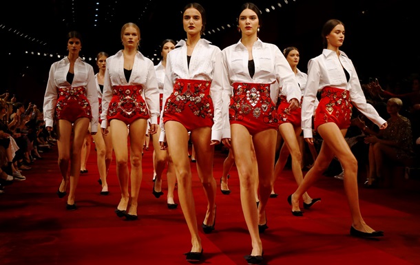 В Милане прошел показ Dolce&Gabbana весна-лето 2015. ФОТО