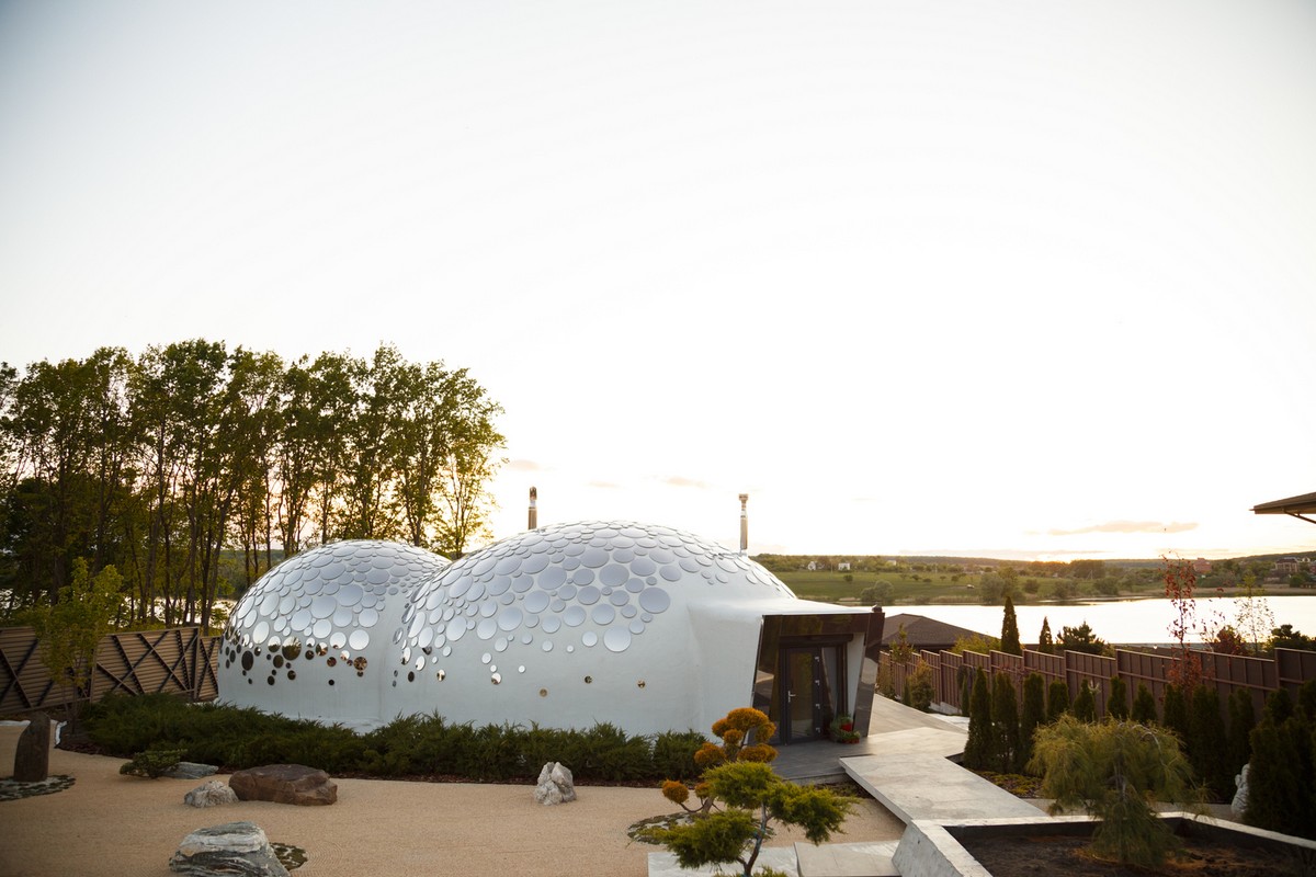 Необычный дом-пузырь Baan Bubble House в Украине