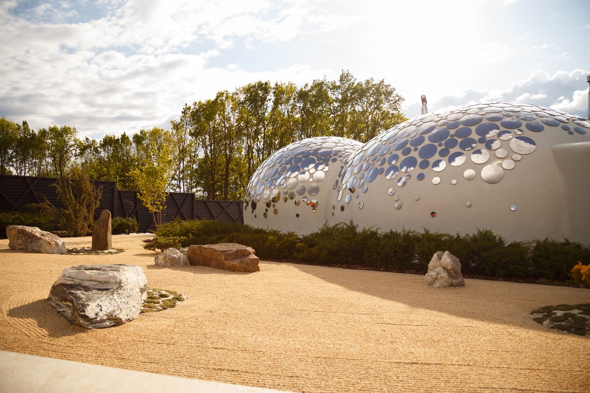 Необычный дом-пузырь Baan Bubble House в Украине