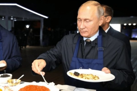 Ёлкин смешной карикатурой изобразил «макаронный» перл Путина. ФОТО
