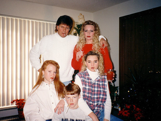 Подборка странных рождественских семейных снимков