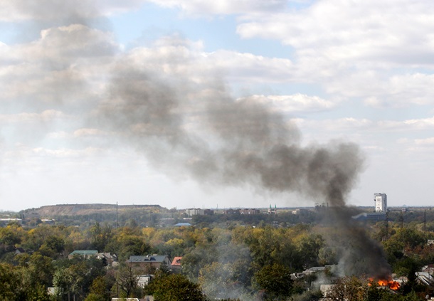Обстрел школы и остановки в Донецке: новые шокирующие фото