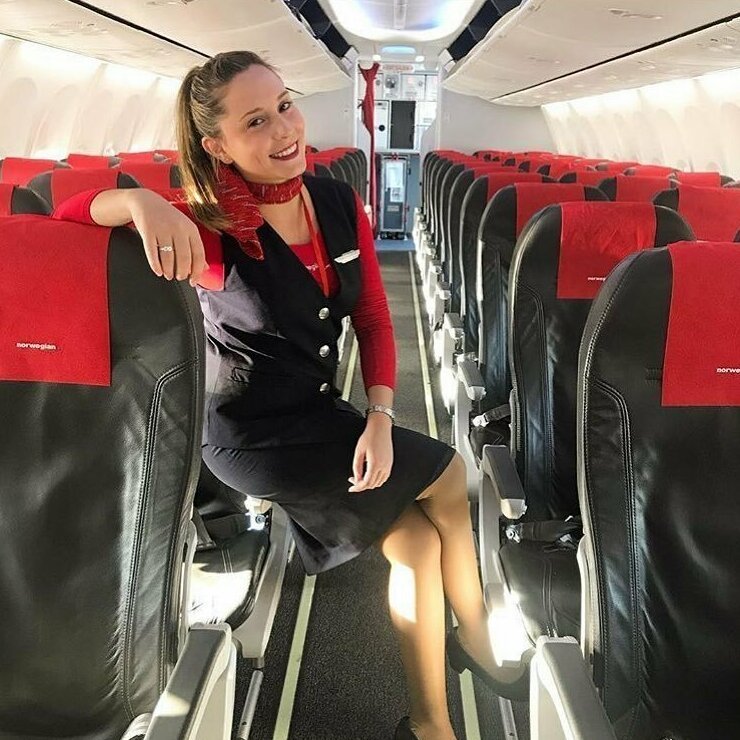 Фото очаровательных стюардесс, с которыми полет покажется приятным. ФОТО