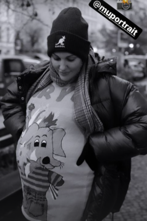 Мерьем Узерли опубликовала новое милое беременное фото