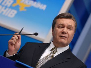 Президент призвал восточных и западных украинцев к объединению