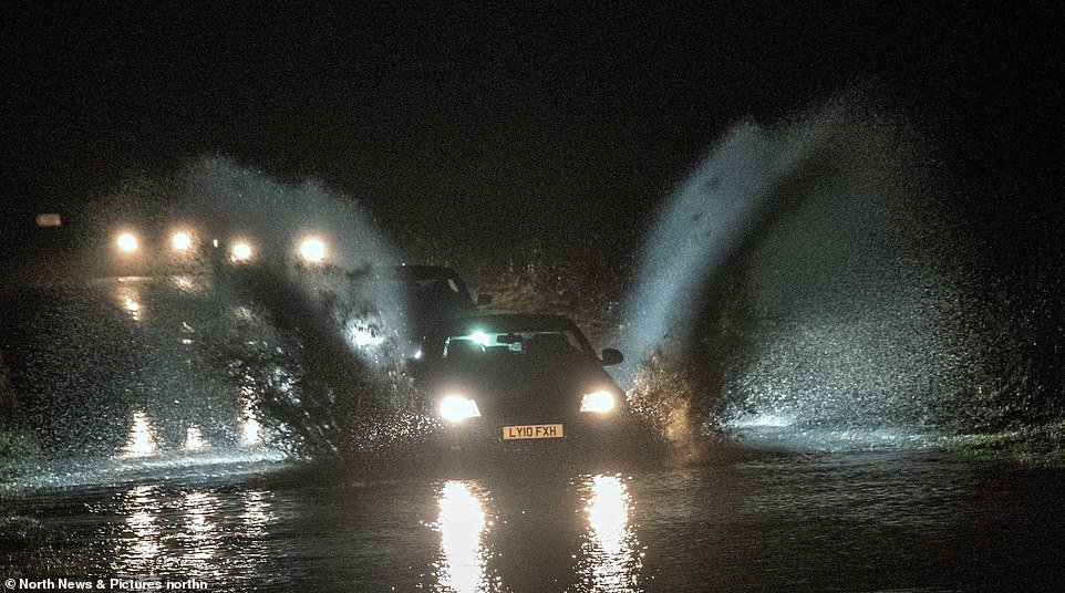 Британия готовится к масштабному наводнению из-за шторма «Кристоф». Фото