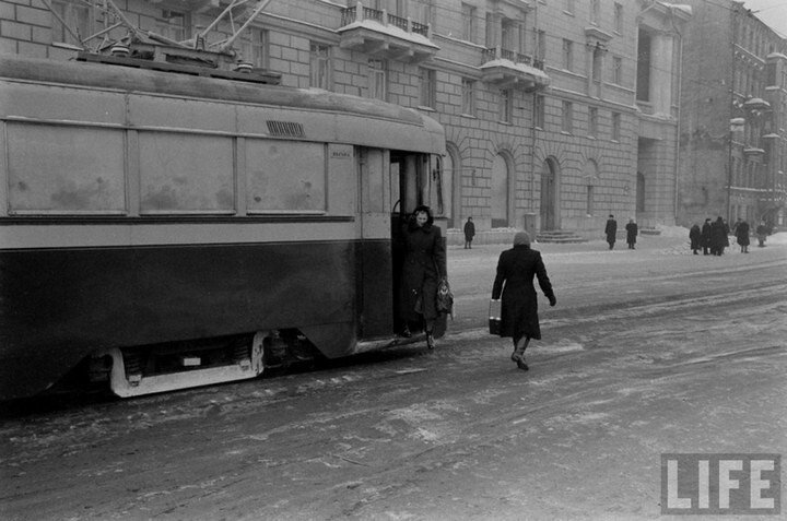 Фоторепортаж о жизни простых советских граждан в 1950-х