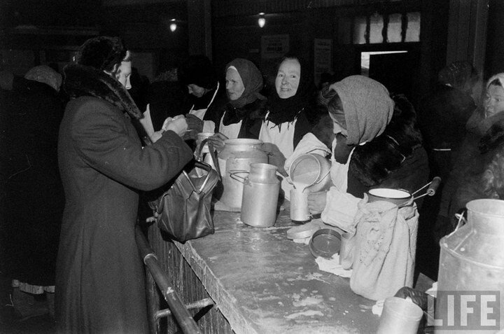 Фоторепортаж о жизни простых советских граждан в 1950-х