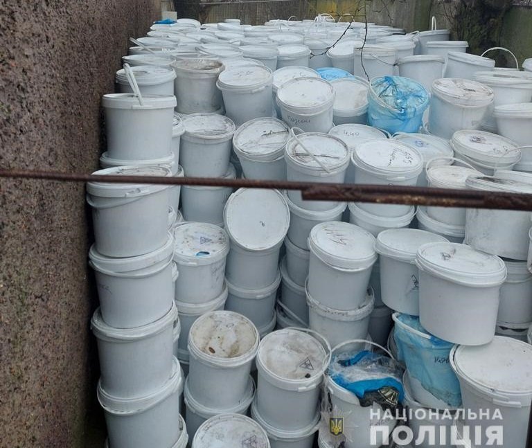 В Украине нашли незаконные свалки с тоннами опасных медицинских COVID-отходов. ВИДЕО