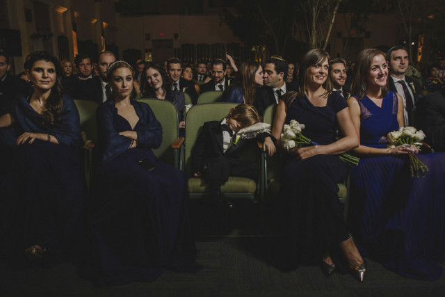 25 забавных свадебных фотографий с детьми, которые совсем не прониклись духом торжества