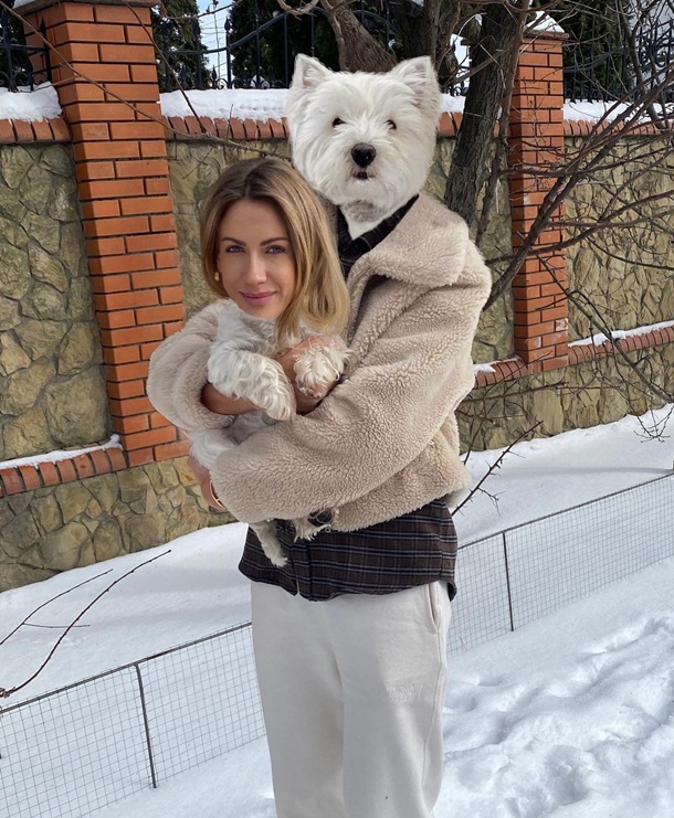 Леся Никитюк рассмешила забавным фото с собакой