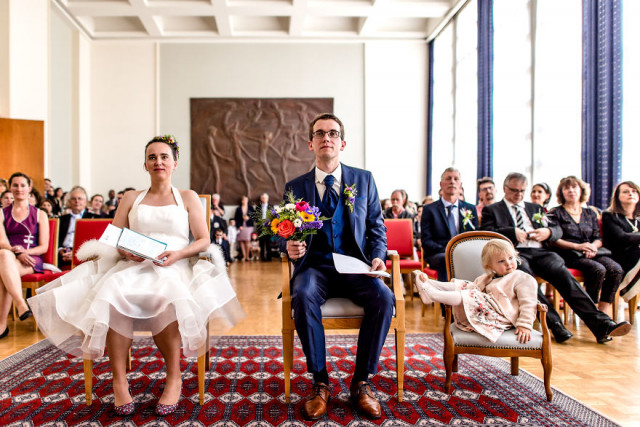 Забавные свадебные фотографии с детьми, которые совсем не прониклись духом торжества