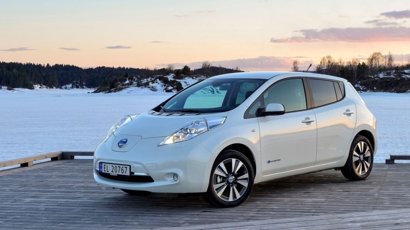 Nissan Leaf стал самым продаваемым электрокаром в США