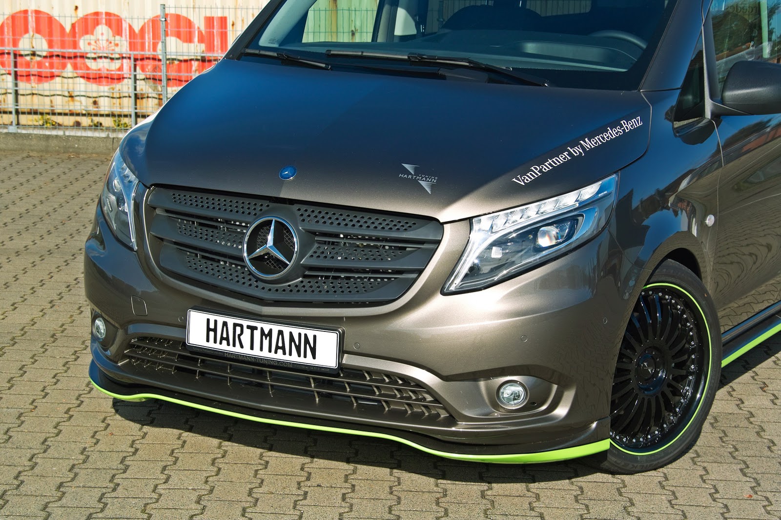Ателье Hartmann создало «заряженный» Mercedes V-Class