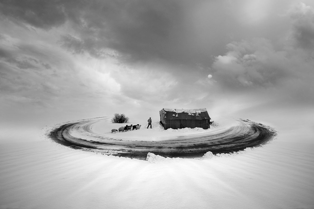 Сюрреалистические снежные фотоработы от Лейлы Эмектар