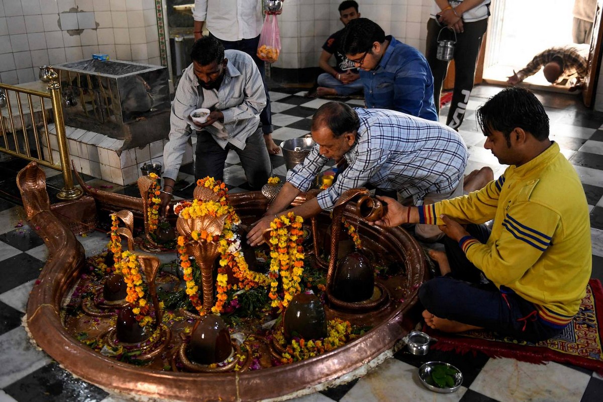 Праздник в честь бога Шивы в Индии 2021