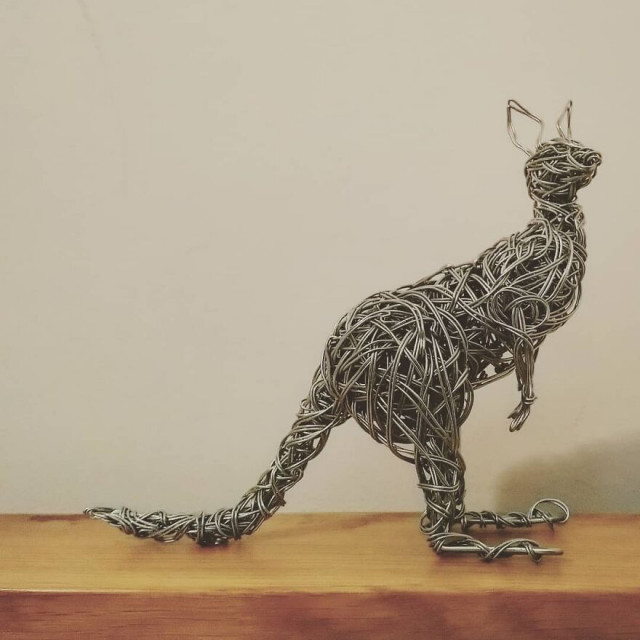Скульптуры животных из оцинкованной металлической проволоки. ФОТО