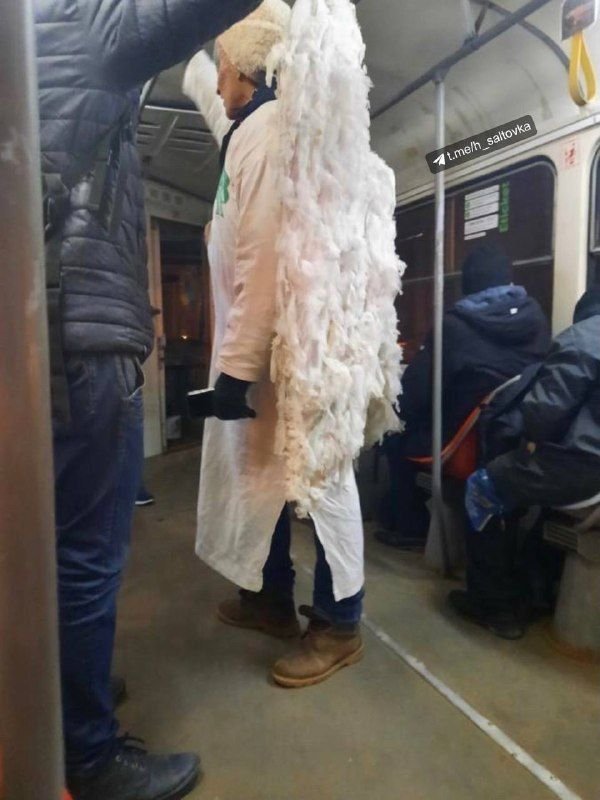 Харьковские трамваи от дрифта стали защищать ангелы. ФОТО