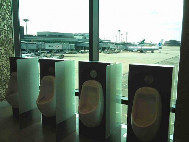 14 странных, необычных и прикольных вещей, которые люди наблюдали в аэропорту. ФОТО