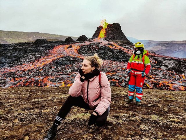 Проснувшийся вулкан Фаградалсфьяль не испугал инстаграм-блогеров