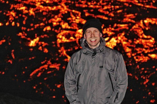 Проснувшийся вулкан Фаградалсфьяль не испугал инстаграм-блогеров