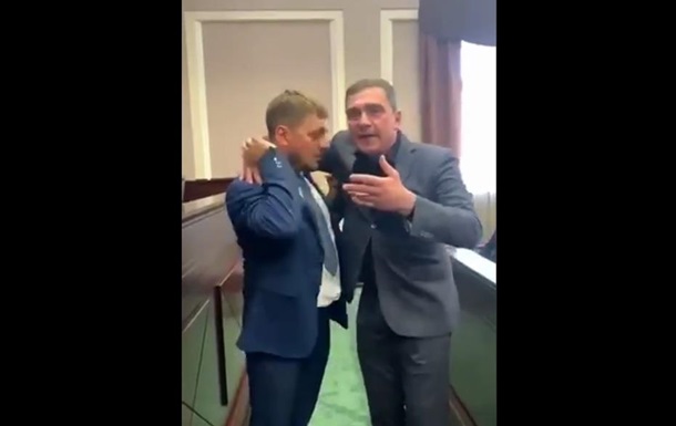 На видео сняли  разборки  депутатов в Киевоблраде