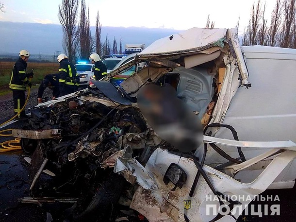 В ДТП разбился фургон с телами умерших от COVID. ВИДЕО