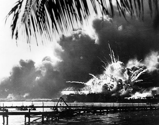 Атака военно-морской базы "Pearl Harbor", 7 декабря 1941 года.ФОТО