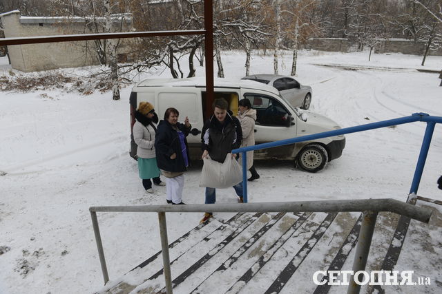 Шокирующий репортаж из разбомбленной психбольницы в Донецке. ФОТО