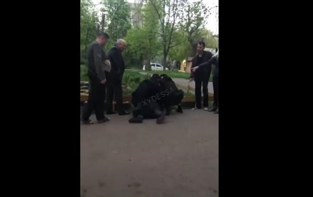 В Одессе пьяный мужчина напал на ребенка