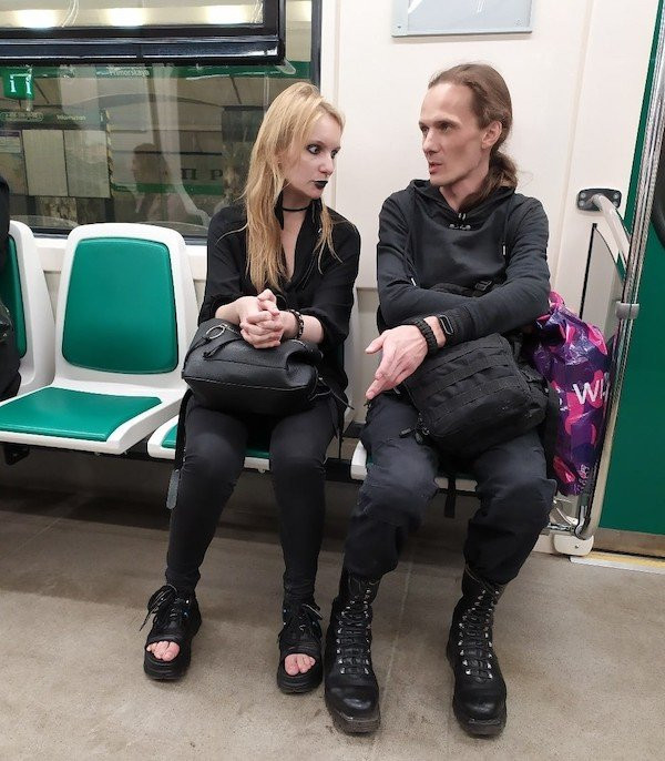 Странные и необычные пассажиры в метро. ФОТО