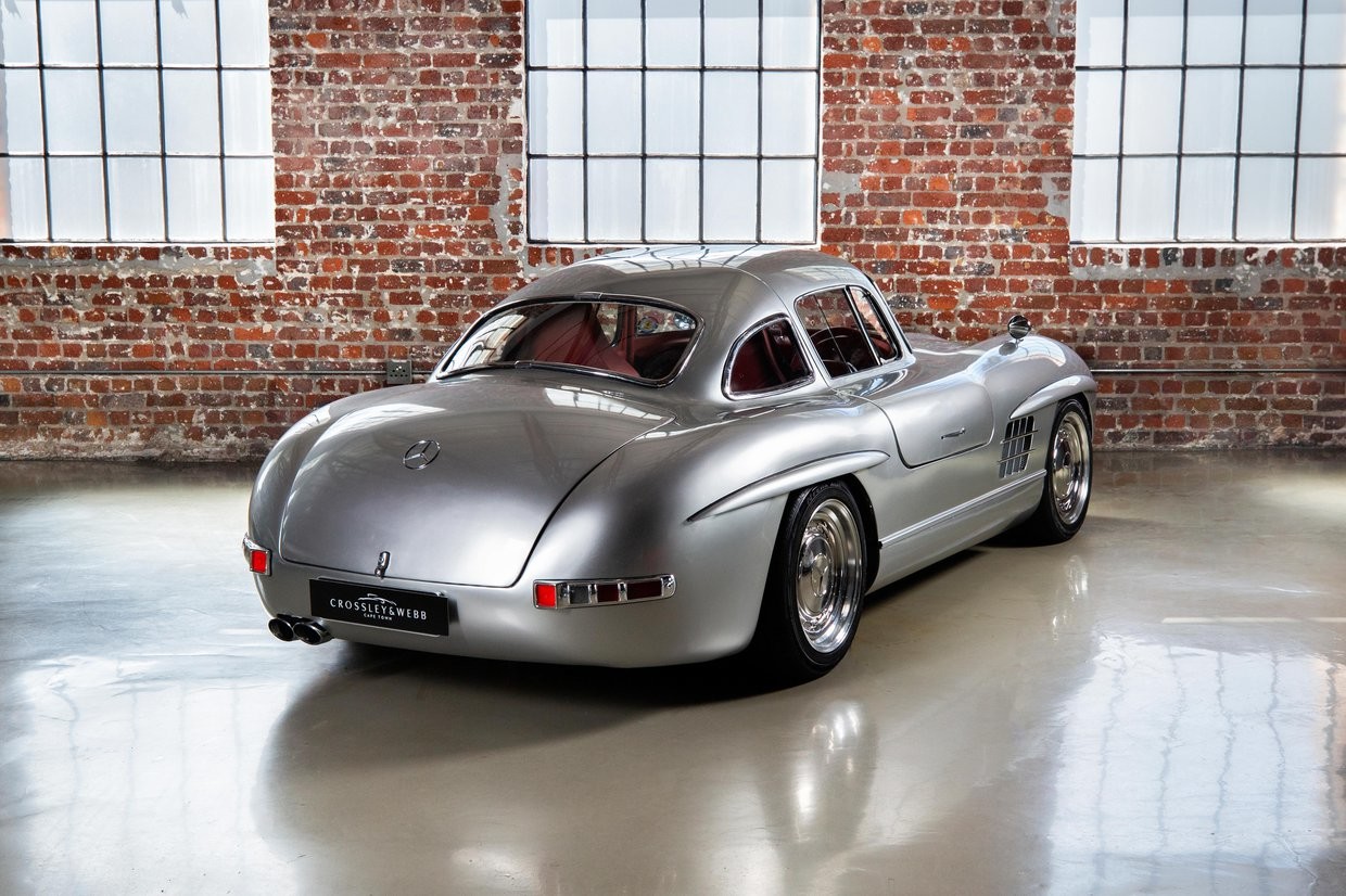 Необычный рестомод 300 SL Gullwing 