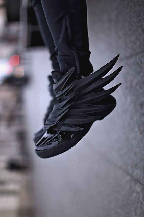 Примеры странных и невероятных кроссовок, которые выглядят как монстры