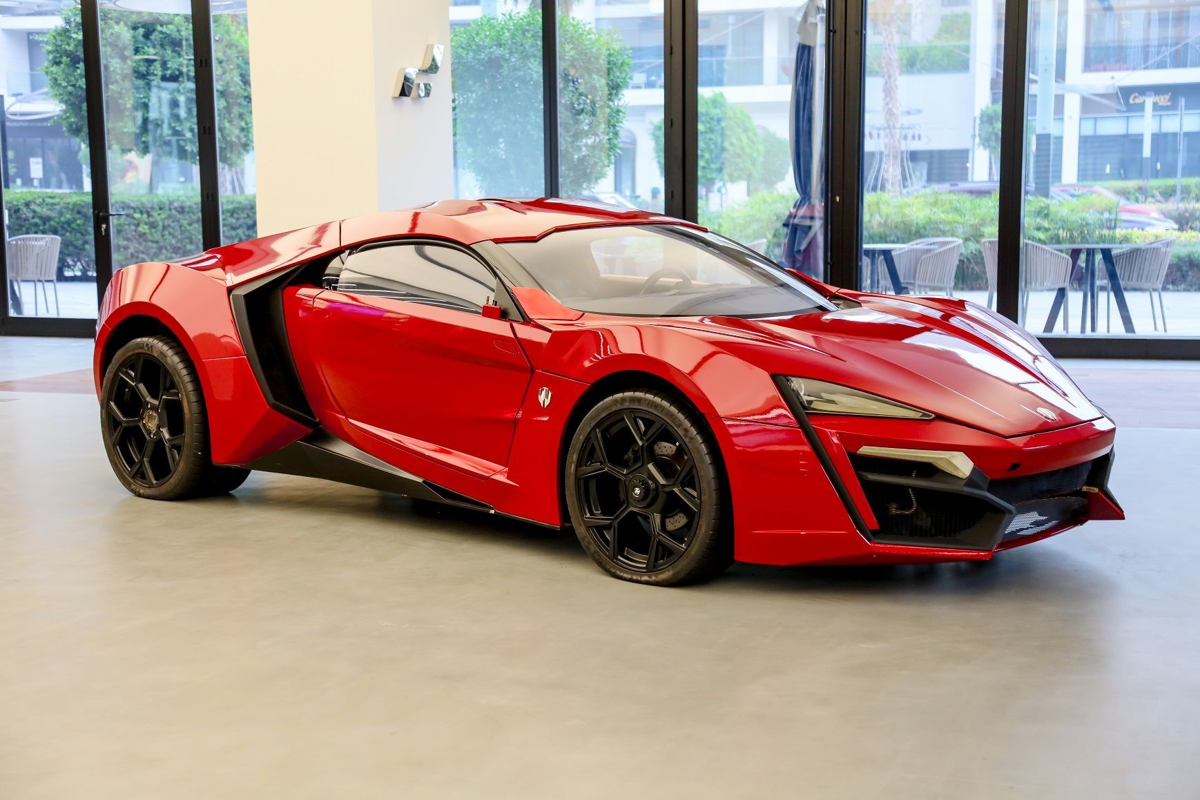 Автомобиль-каскадер Lykan HyperSport из Форсажа