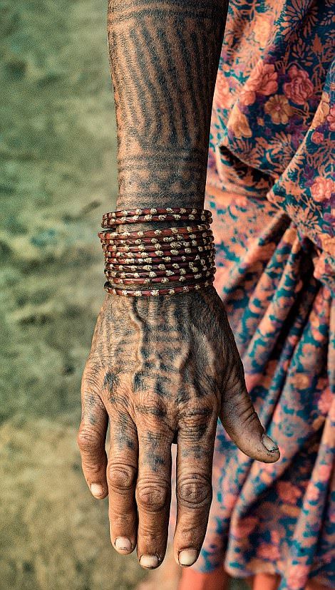 Татуировки на телах непальских девушек защищали их от сексуального рабства