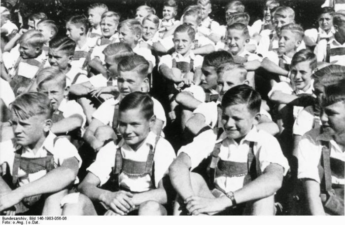 Гитлерюгенд: как воспитывали юных нацистов. ФОТО