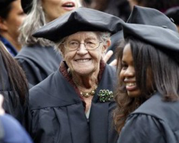 Американка закончила колледж в 94 года