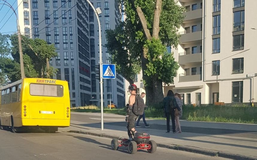 В Киеве заметили неизвестное транспортное средство (ФОТО)