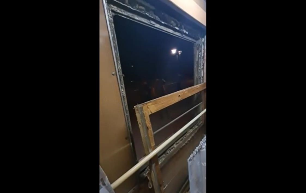 В поезде Укрзализныци выпало окно