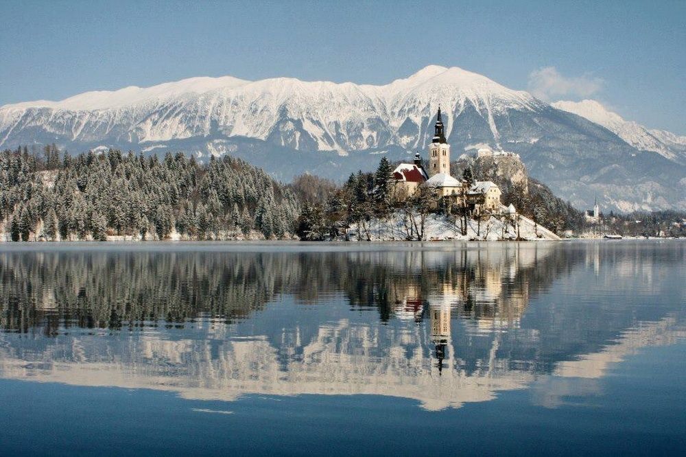 Места со сказочной зимой, которая никогда не кончается (ФОТО)