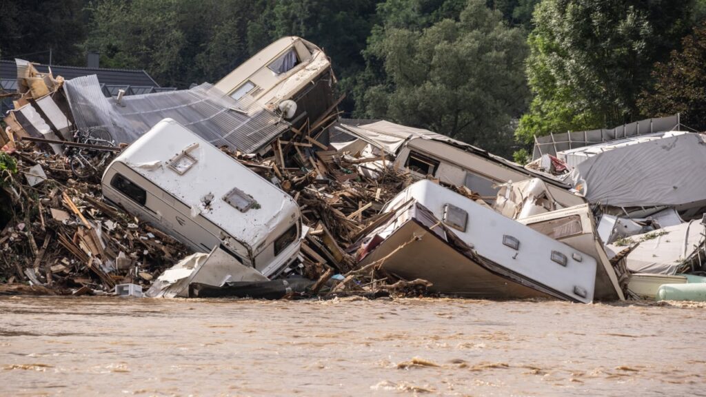 В Германии и Бельгии из-за наводнения погибли 170 человек: последствия стихии. Фото