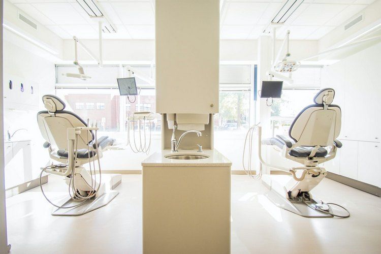 Новые технологии в стоматологии: какие инновации используют в лечении зубов