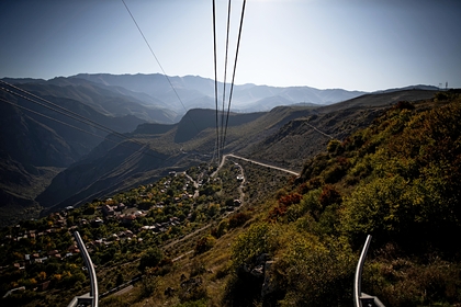 Десятки туристов повисли в воздухе в горах из-за отключения электроэнергии