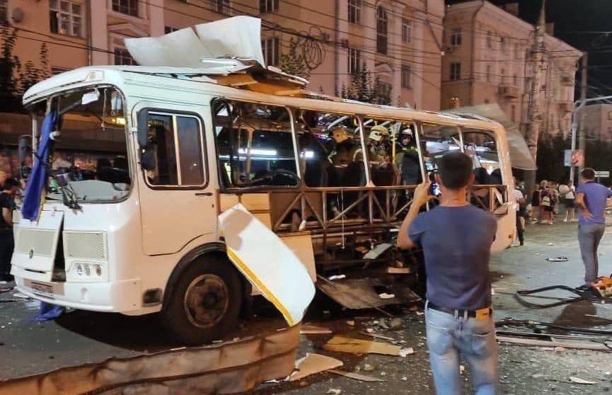 В российском Воронеже во время движения взорвался автобус (ВИДЕО)